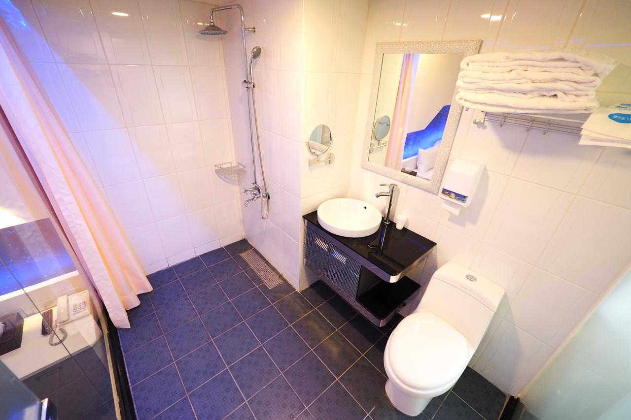 Galaxia Business Hotel Taichung Dış mekan fotoğraf