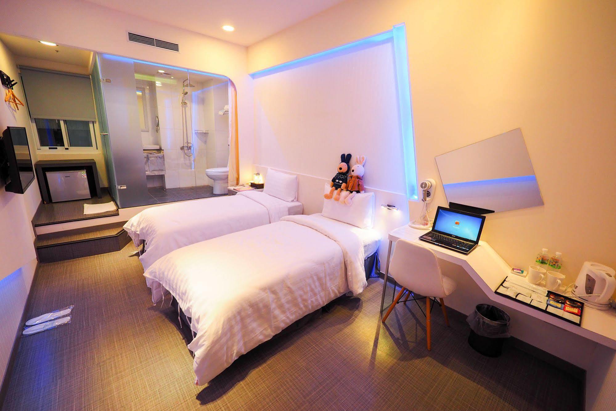 Galaxia Business Hotel Taichung Dış mekan fotoğraf