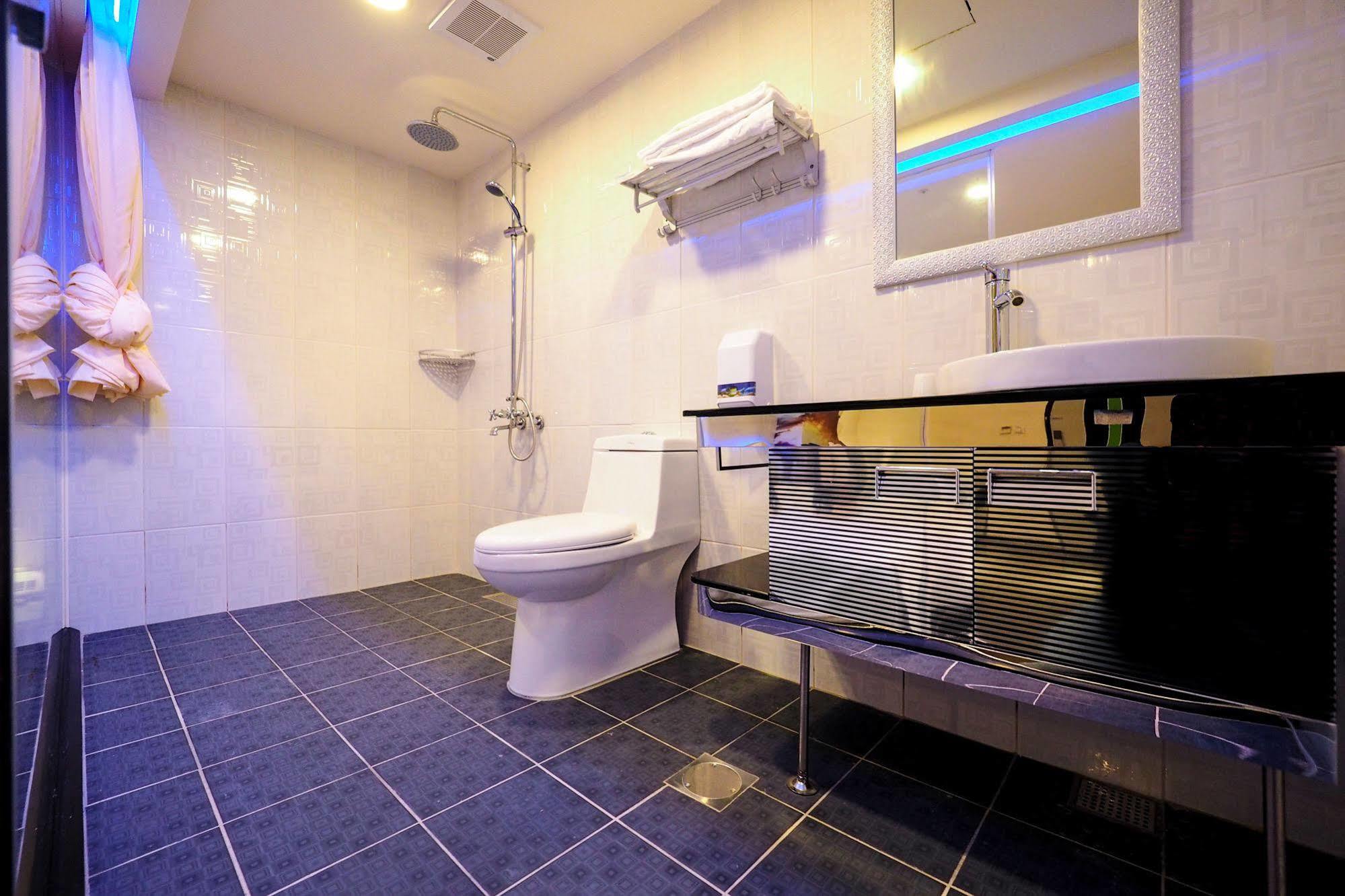 Galaxia Business Hotel Taichung Dış mekan fotoğraf
