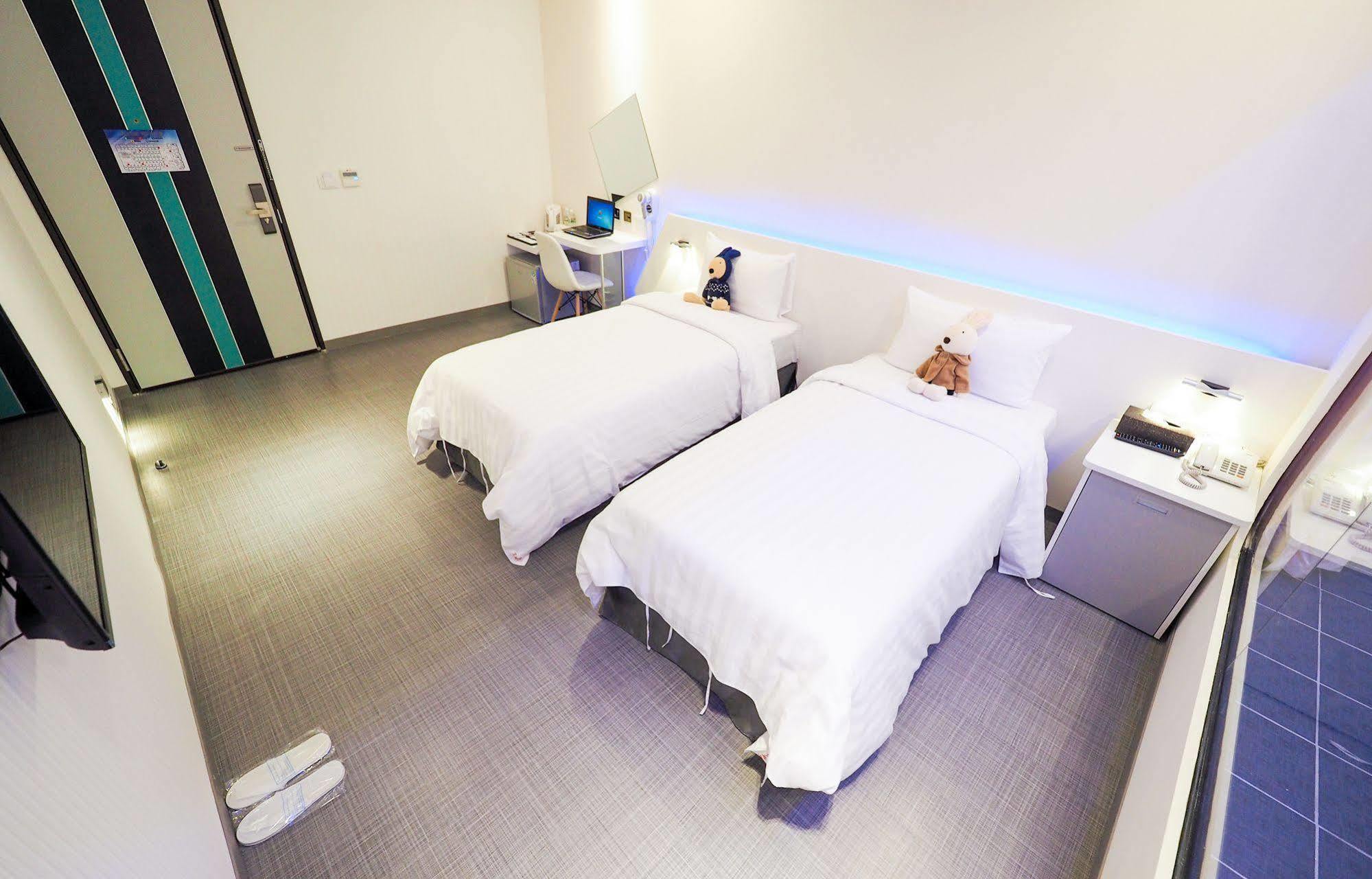 Galaxia Business Hotel Taichung Dış mekan fotoğraf